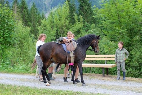 Pony-Reiten in Schoppernau